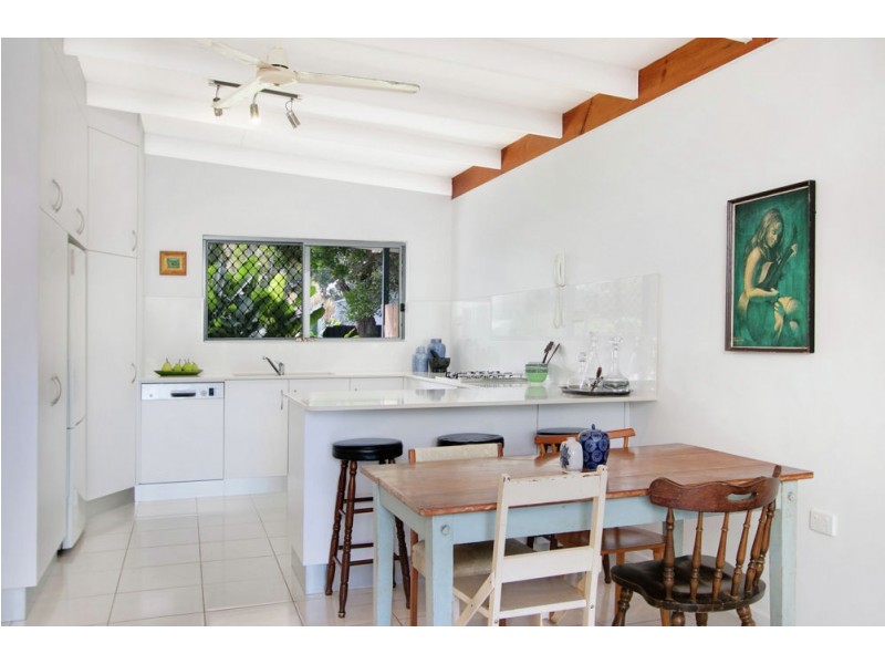 5 Boroko Close, Trinity Beach QLD 4879