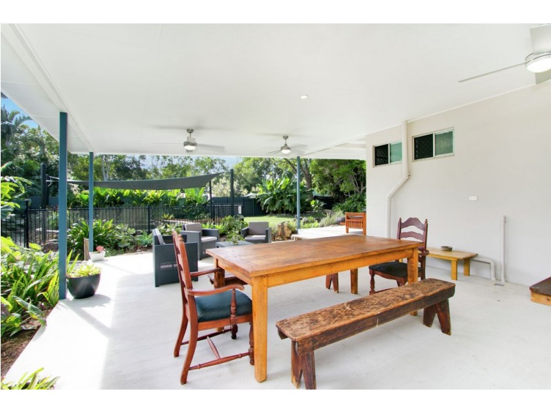5 Boroko Close, Trinity Beach QLD 4879