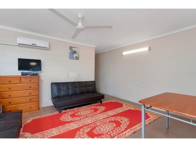 8/10 Curtin Street, Westcourt QLD 4870