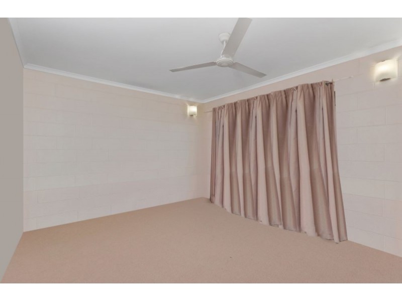 8/10 Curtin Street, Westcourt QLD 4870