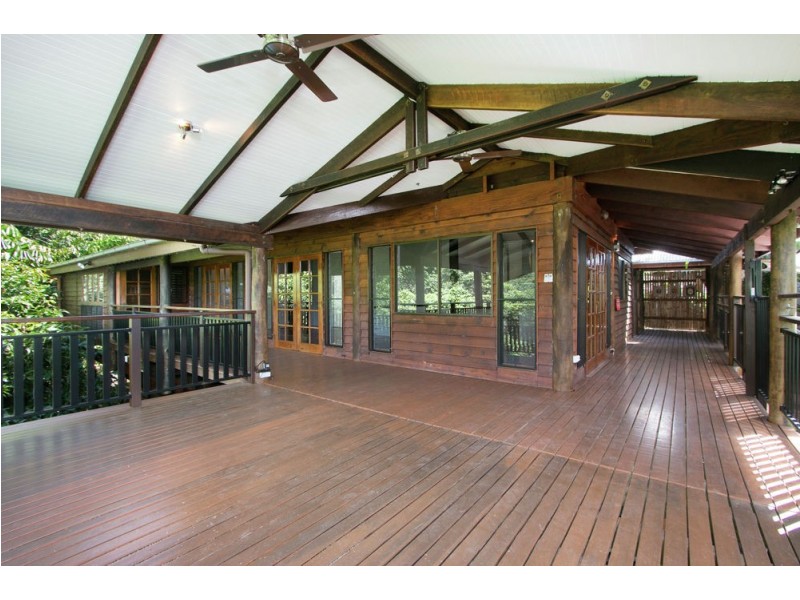 304 Toogood Road, Bayview Heights QLD 4868