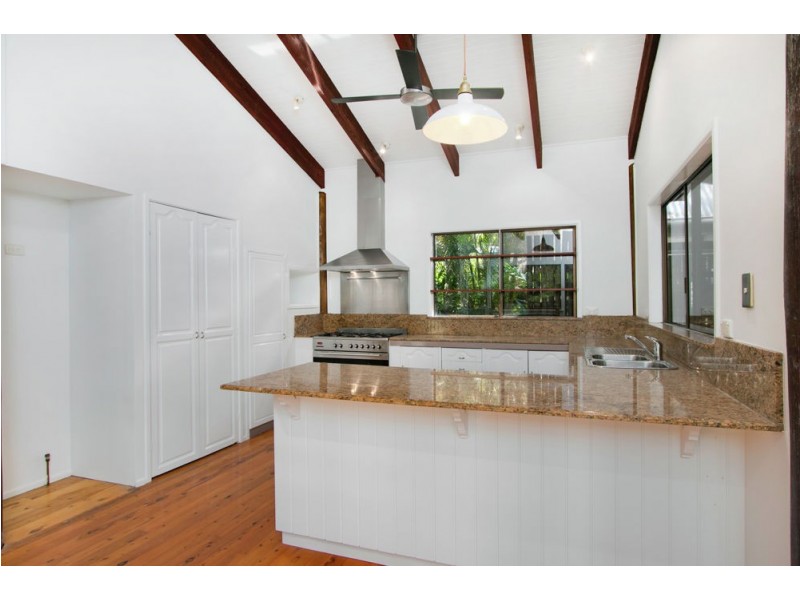 304 Toogood Road, Bayview Heights QLD 4868