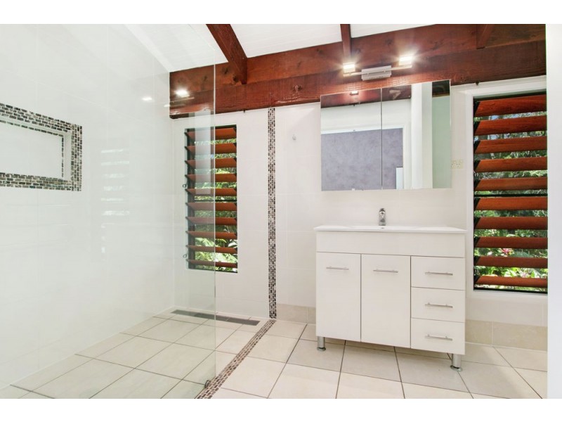 304 Toogood Road, Bayview Heights QLD 4868