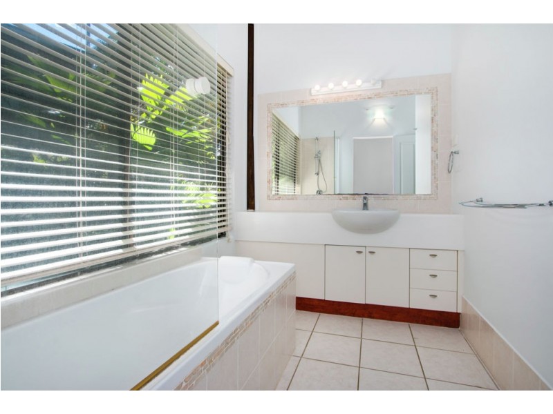 304 Toogood Road, Bayview Heights QLD 4868