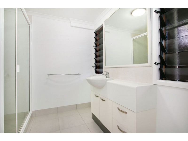 304 Toogood Road, Bayview Heights QLD 4868