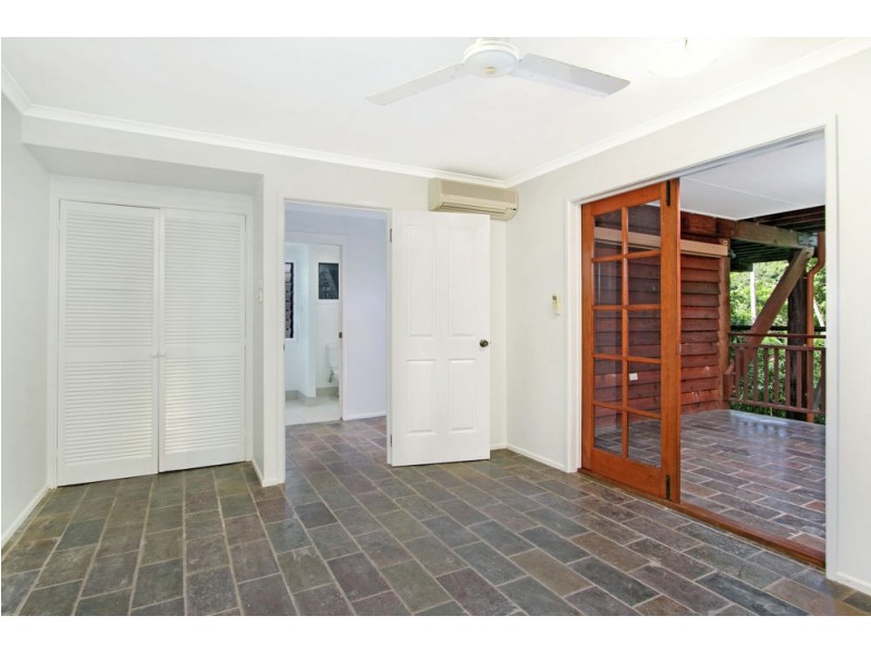 304 Toogood Road, Bayview Heights QLD 4868