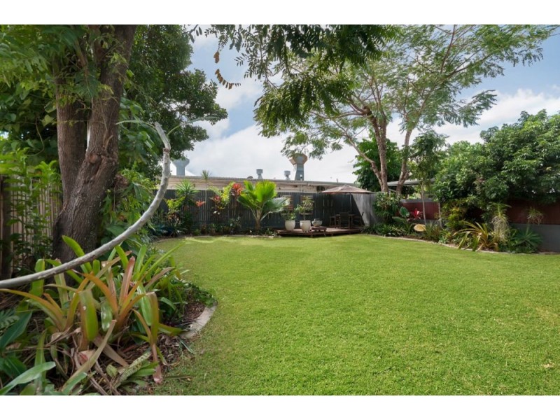 202 McLEOD STREET, Cairns North QLD 4870