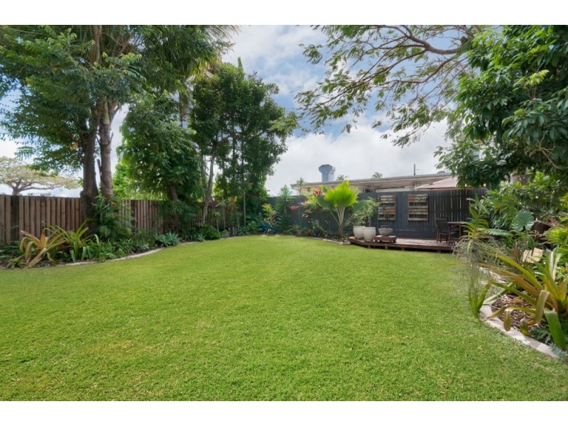 202 McLEOD STREET, Cairns North QLD 4870