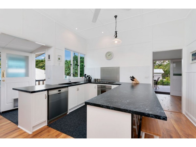 28 Hodel Street, Whitfield QLD 4870