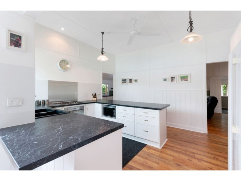 28 Hodel Street, Whitfield QLD 4870