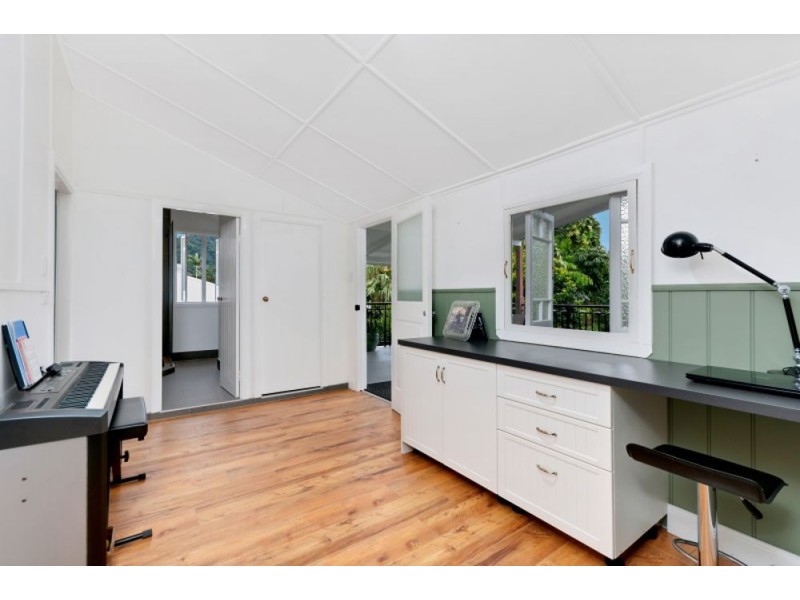 28 Hodel Street, Whitfield QLD 4870