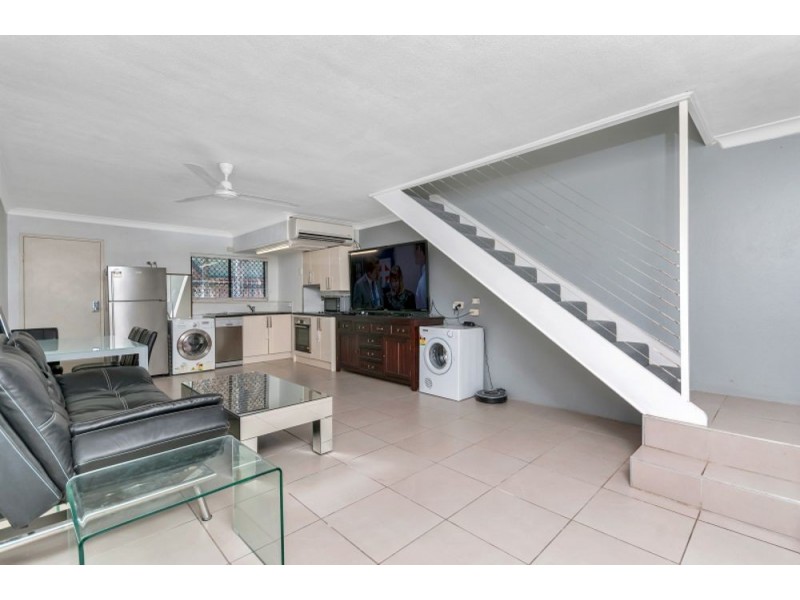 11/350 Sheridan Street, Cairns North QLD 4870