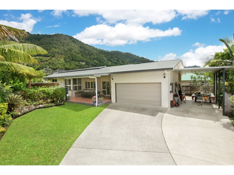 2 Spowatt Close, Kanimbla QLD 4870