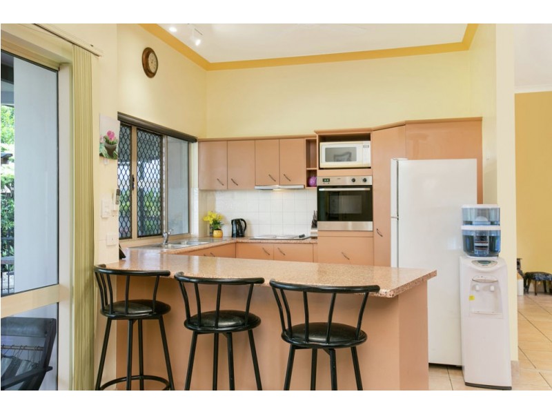 2 Spowatt Close, Kanimbla QLD 4870