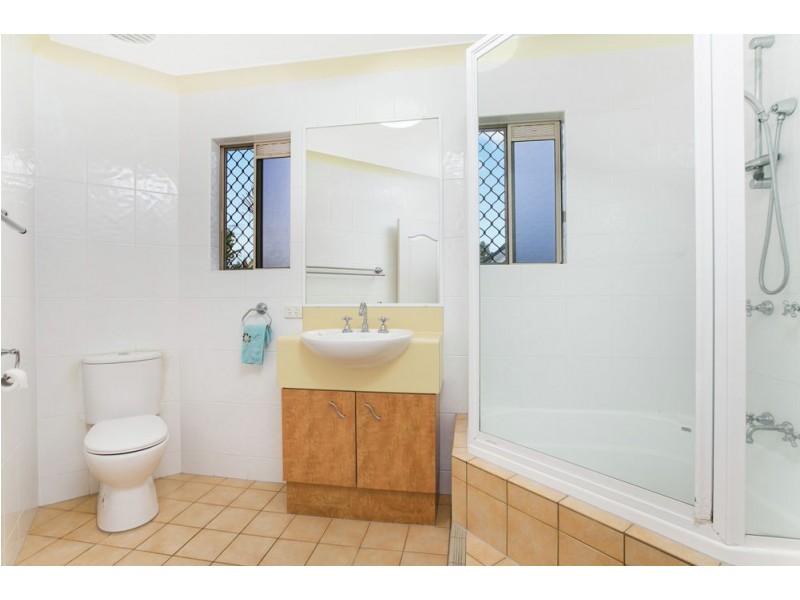 2 Spowatt Close, Kanimbla QLD 4870