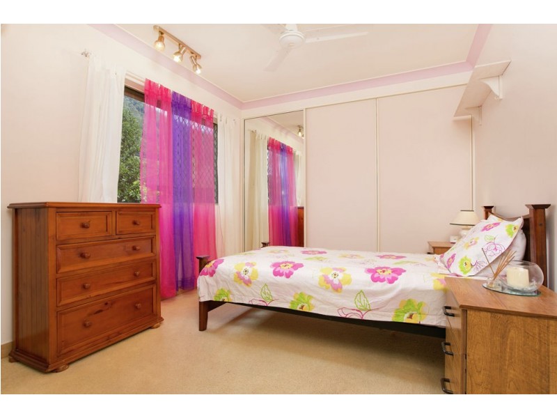 2 Spowatt Close, Kanimbla QLD 4870