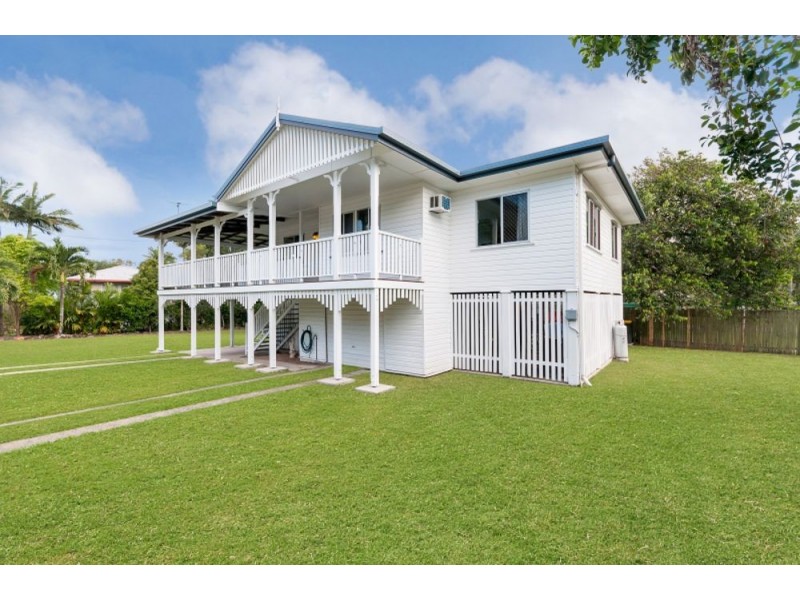 1 Gummow Close, Whitfield QLD 4870