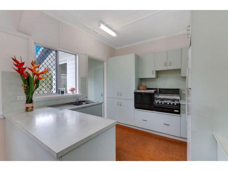 1 Gummow Close, Whitfield QLD 4870