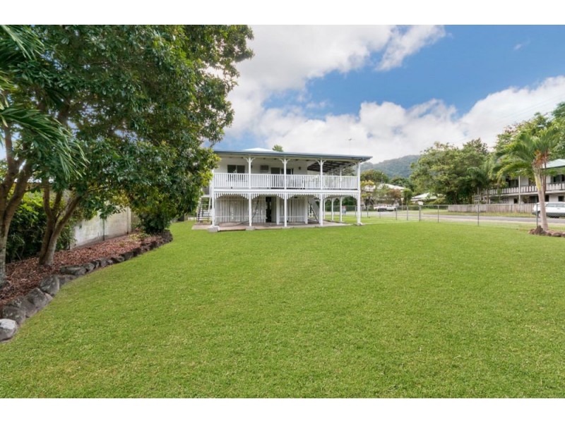 1 Gummow Close, Whitfield QLD 4870