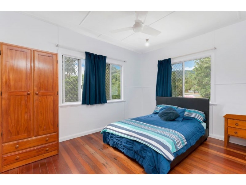 1 Gummow Close, Whitfield QLD 4870