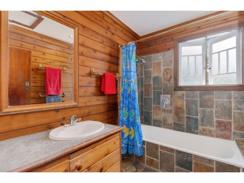 1 Gummow Close, Whitfield QLD 4870