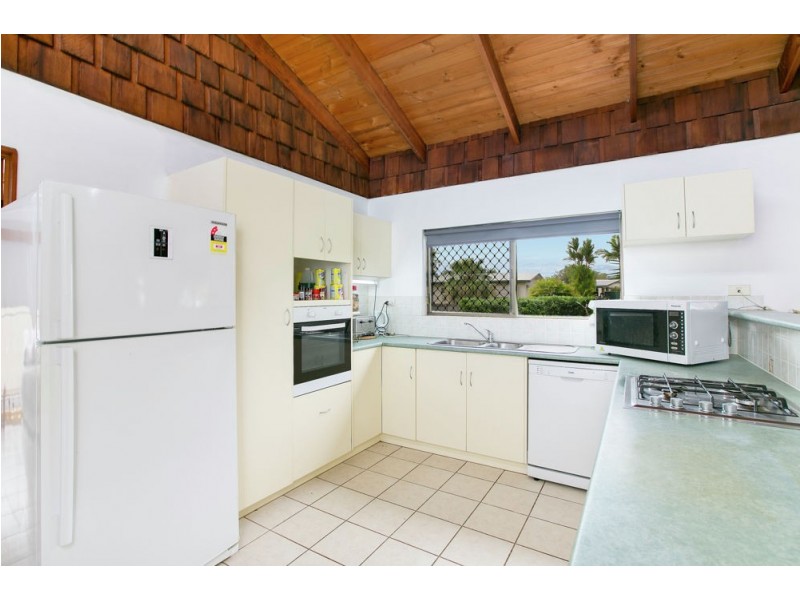 30 Shannon Drive, Woree QLD 4868