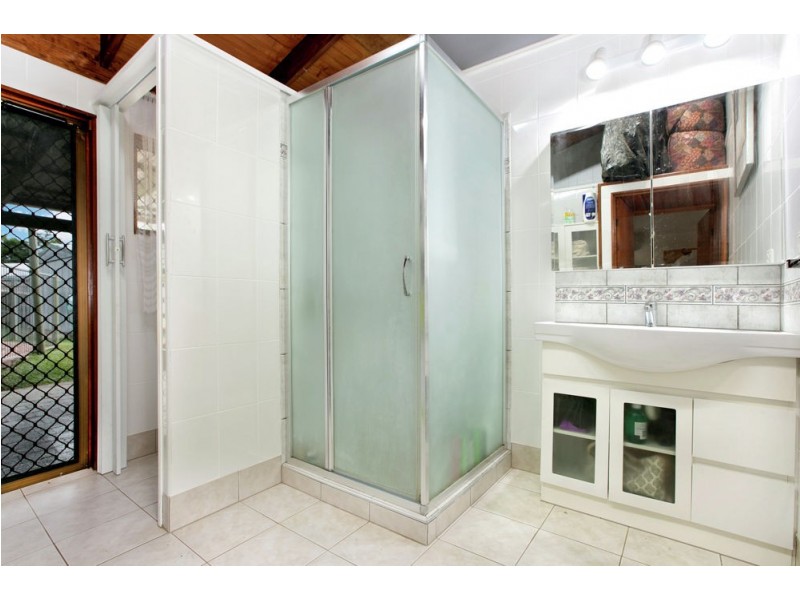 30 Shannon Drive, Woree QLD 4868