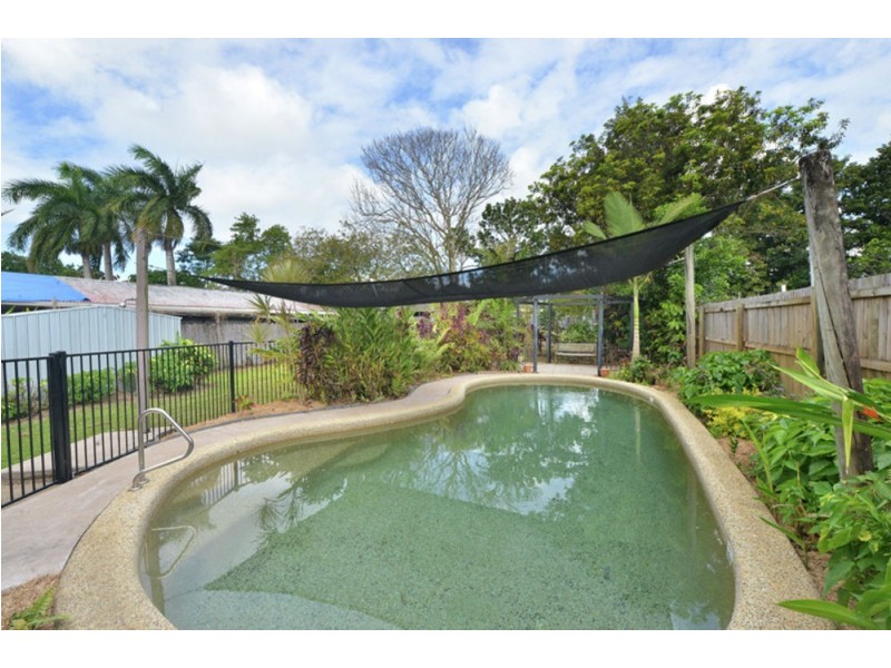 5 Chataway Street, Mooroobool QLD 4870