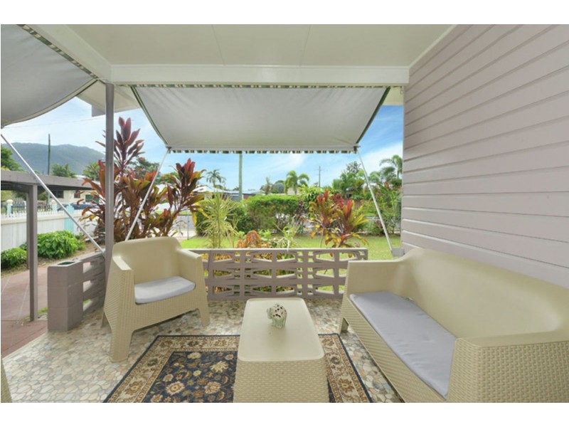 5 Chataway Street, Mooroobool QLD 4870