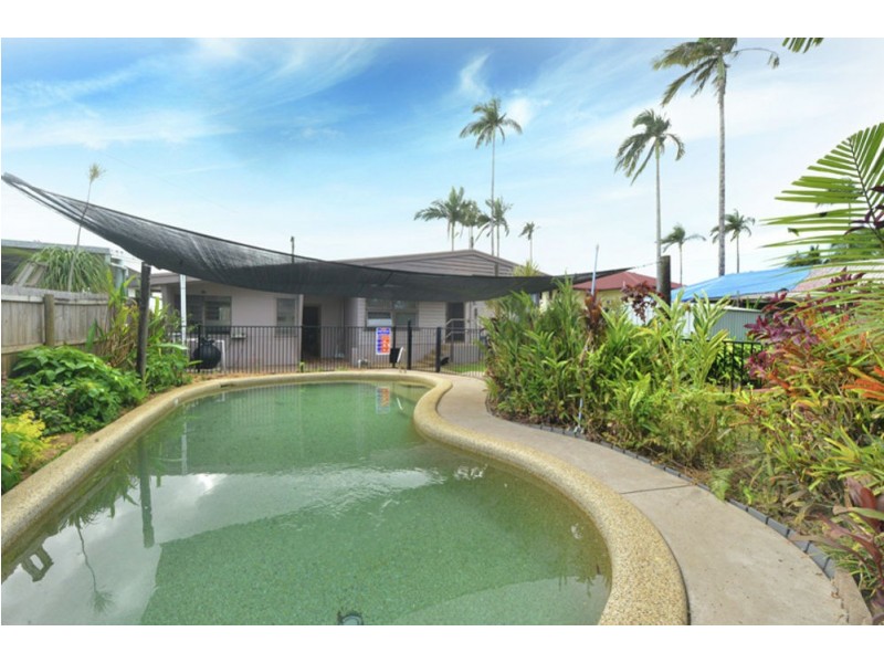 5 Chataway Street, Mooroobool QLD 4870