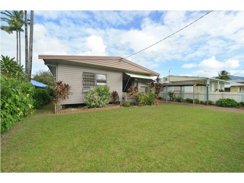 5 Chataway Street, Mooroobool QLD 4870