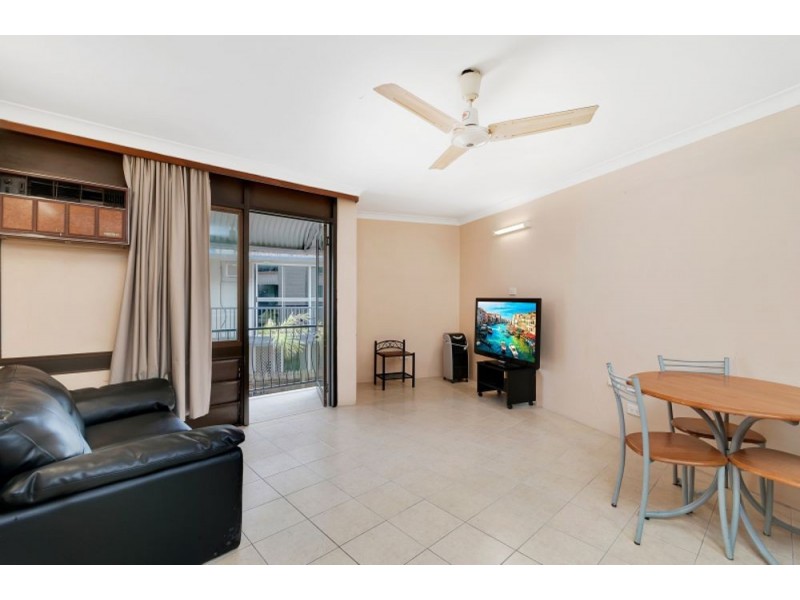 18/261 Sheridan Street, Cairns North QLD 4870