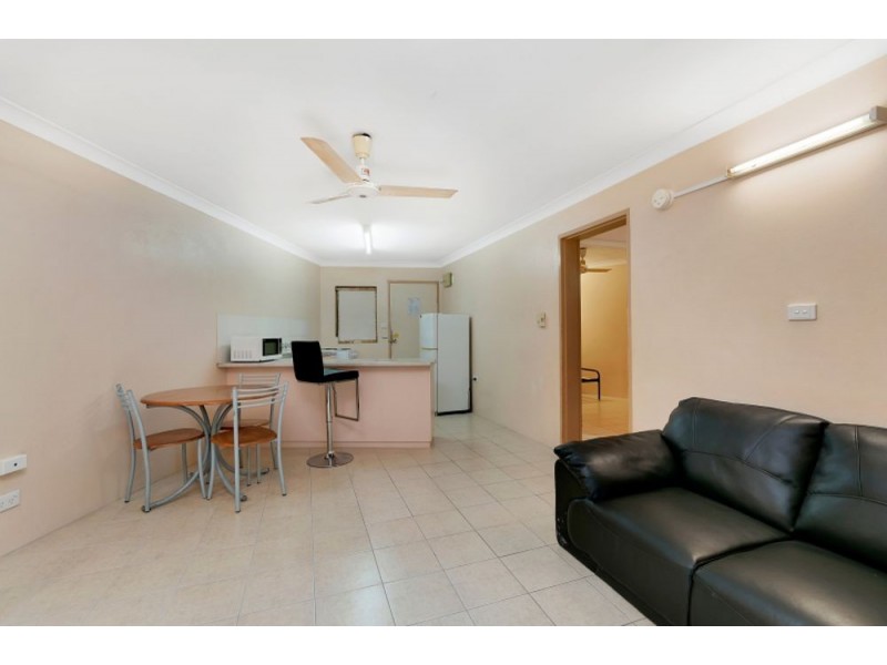 18/261 Sheridan Street, Cairns North QLD 4870