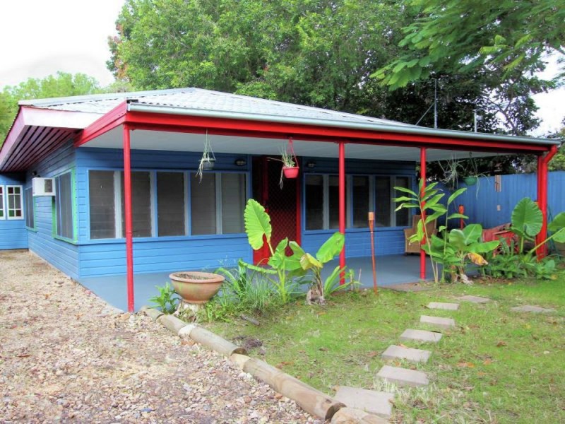 70 Tucker Street, Machans Beach QLD 4878