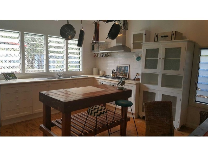 70 Tucker Street, Machans Beach QLD 4878