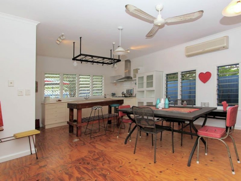 70 Tucker Street, Machans Beach QLD 4878