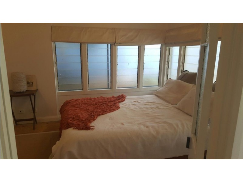 70 Tucker Street, Machans Beach QLD 4878