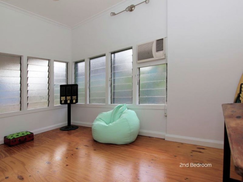 70 Tucker Street, Machans Beach QLD 4878