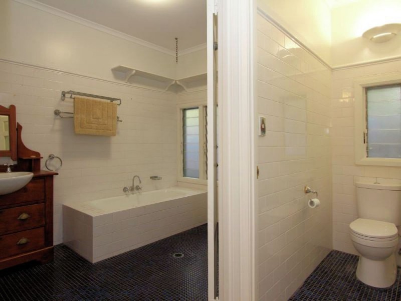 70 Tucker Street, Machans Beach QLD 4878