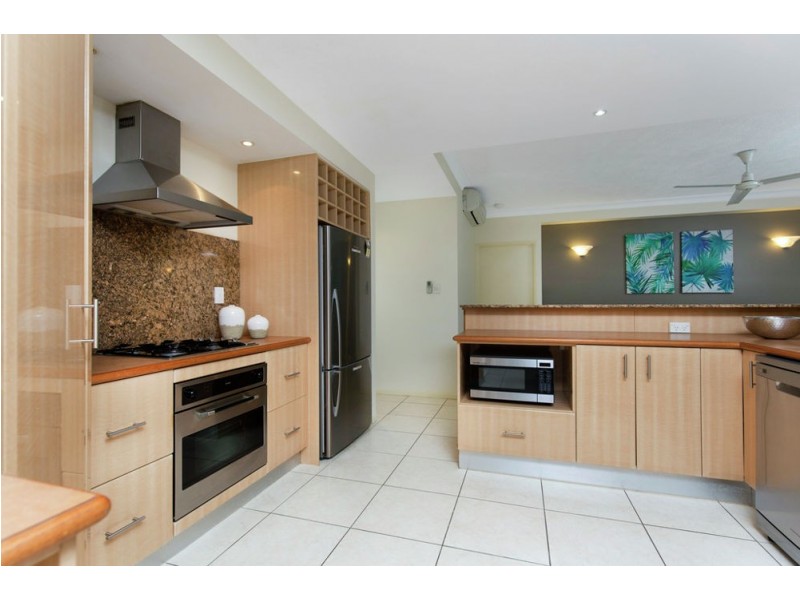 502/2 Greenslopes Street, Cairns North QLD 4870