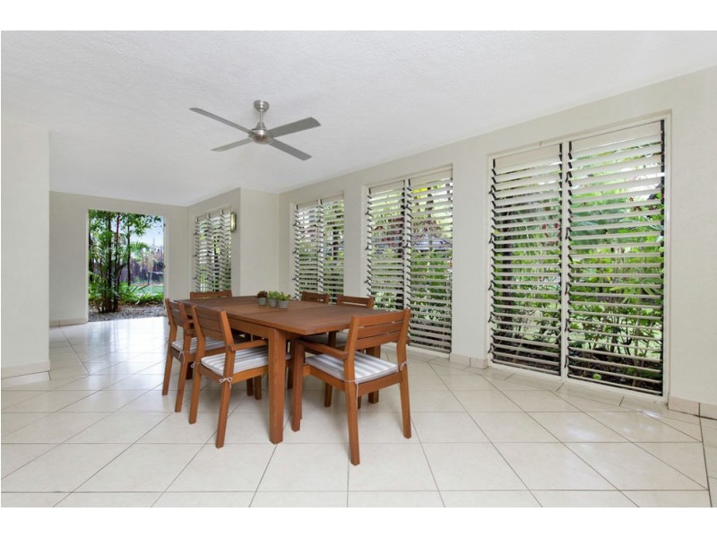 502/2 Greenslopes Street, Cairns North QLD 4870
