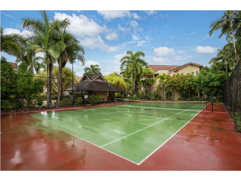 502/2 Greenslopes Street, Cairns North QLD 4870
