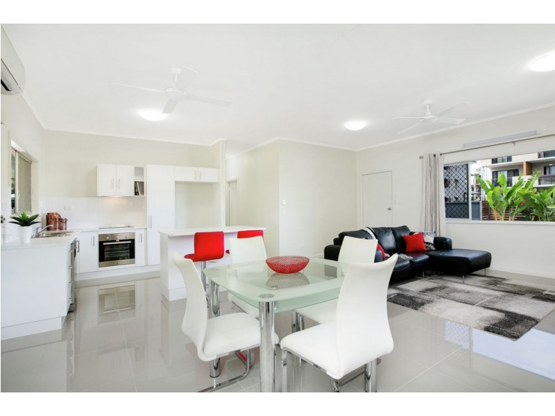 18-20 Hogan Street, Westcourt QLD 4870