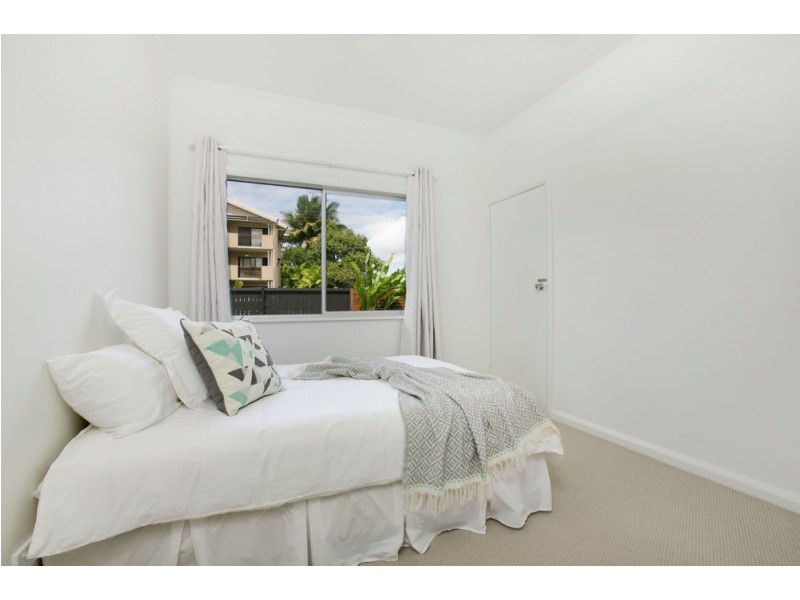 18-20 Hogan Street, Westcourt QLD 4870