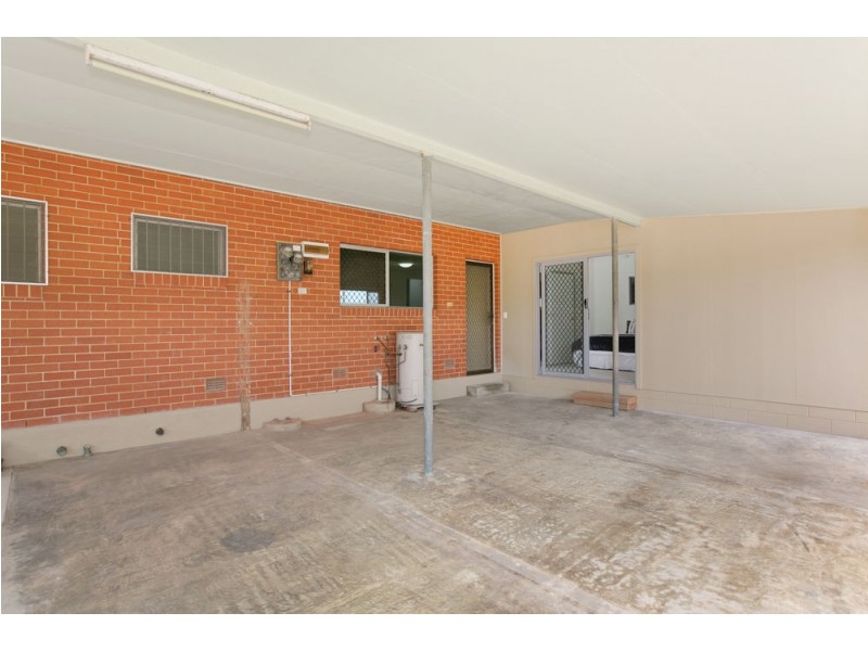 18-20 Hogan Street, Westcourt QLD 4870