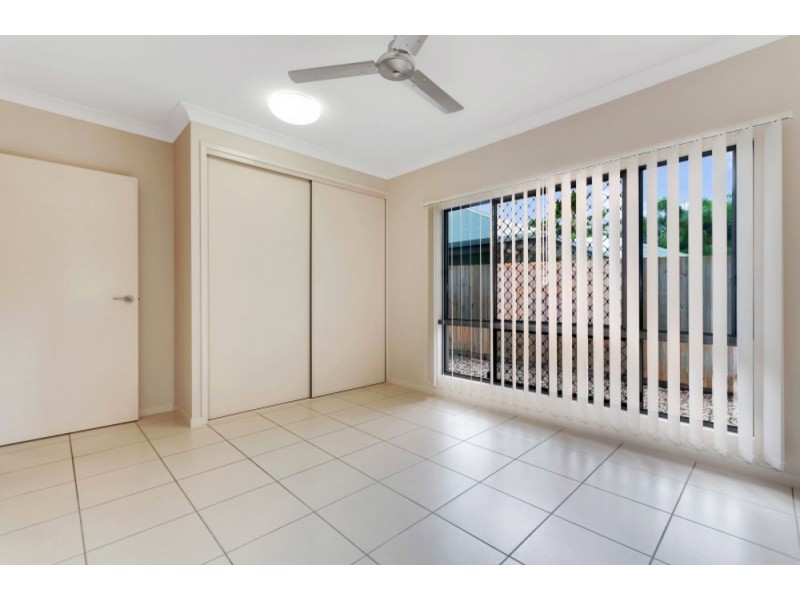 6 SAVAII CLOSE, Palm Cove QLD 4879