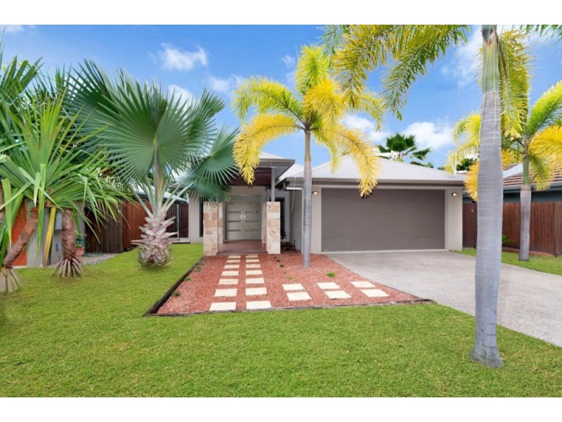 6 SAVAII CLOSE, Palm Cove QLD 4879