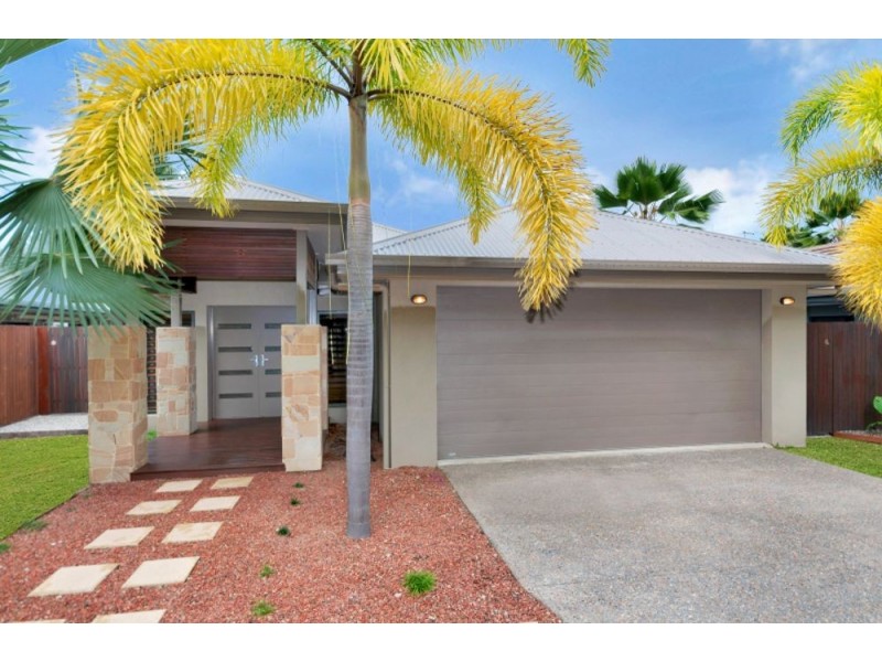 6 SAVAII CLOSE, Palm Cove QLD 4879