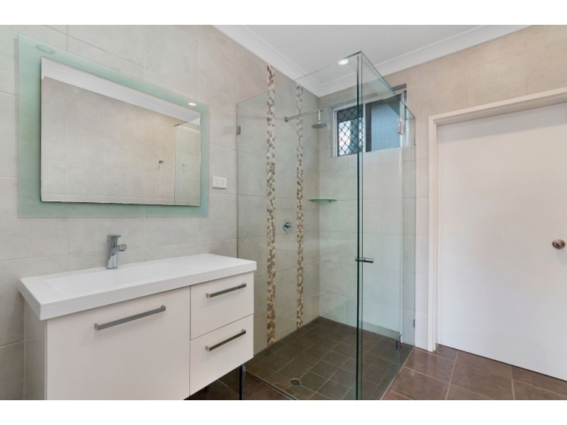 8 Briggs Close, Whitfield QLD 4870