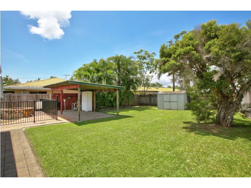 8 Briggs Close, Whitfield QLD 4870